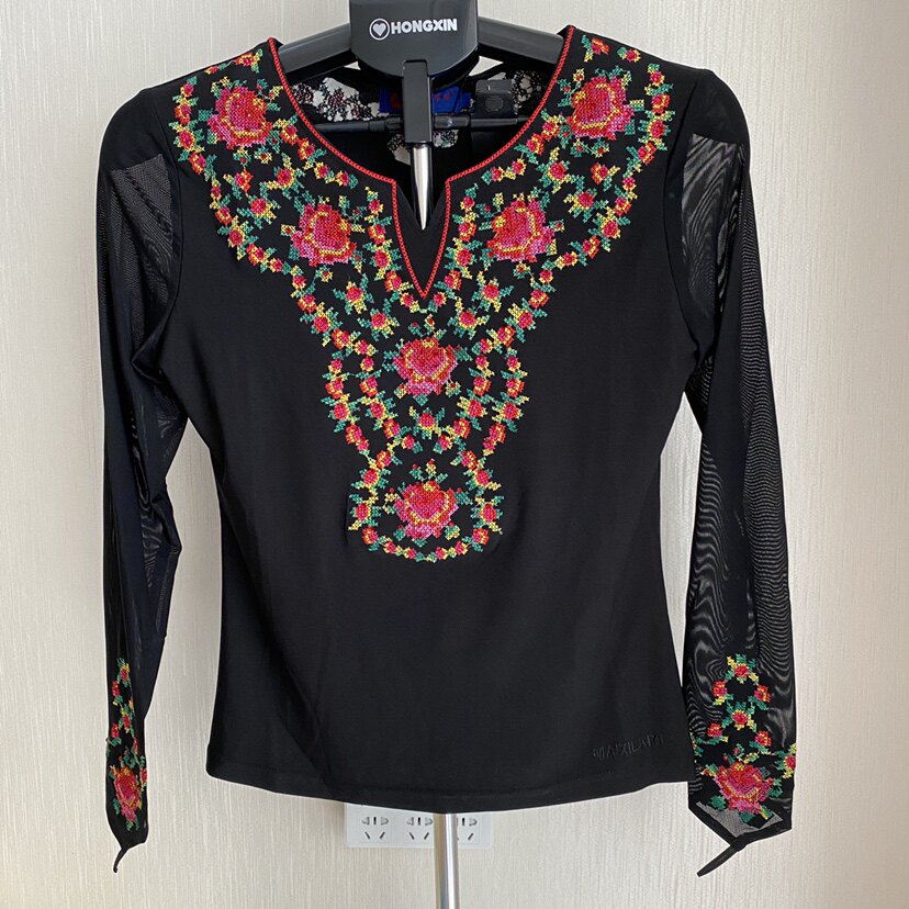 新疆服装小红钻石女士长袖精棉练功服绣花上衣服款T恤舞蹈秋季