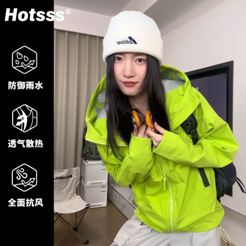 HOTSSS软壳冲锋衣男女款春秋季户外徒步防风防水登山薄款外套进藏