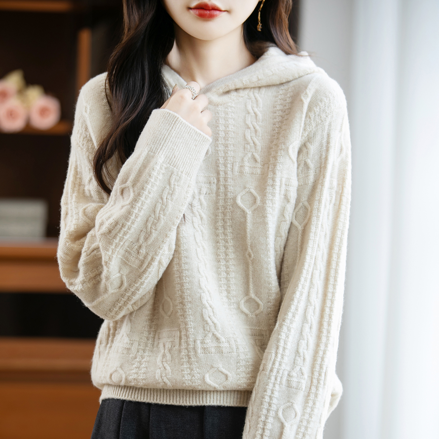 2025秋冬新款时尚绞花连帽羊毛衫女加厚宽松洋气百搭针织毛衣帽衫