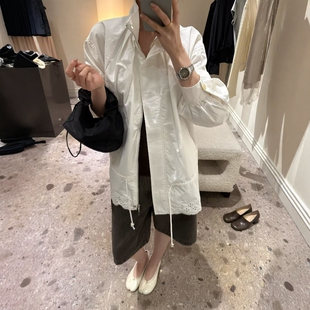 欧洲站2026早春新款欧货时尚减龄立领下摆镂空花边薄款风衣外套女