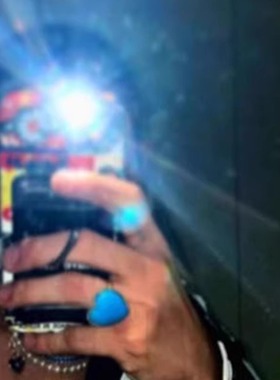 权志龙gd同款ins蓝色桃心戒指