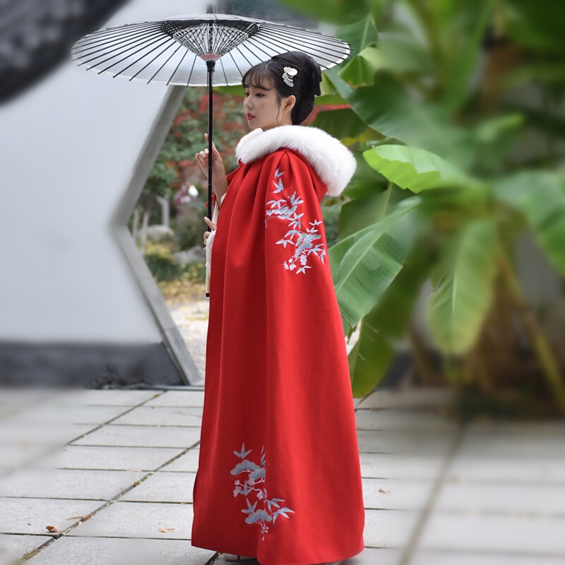 汉服斗篷红色长款加绒厚羊毛呢外套女秀禾外披风连帽毛领秋冬大衣