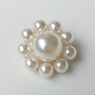 新品好看毛衣纽扣圆形花朵白色珍珠扣小香风外套毛呢大衣时装扣子