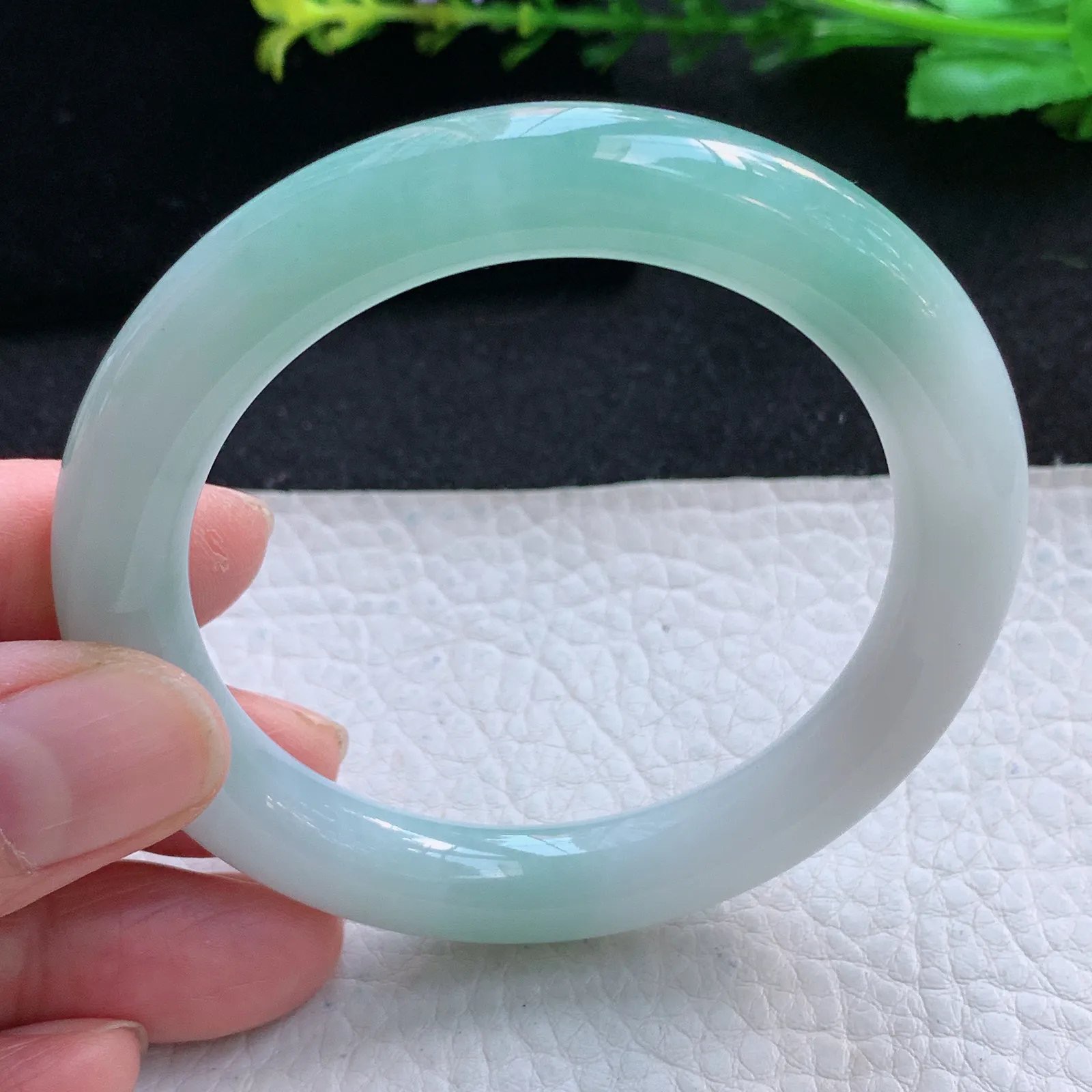 ss自然光53*9.6*9.3美人镯 缅甸翡翠a货蓝韵圆条玉手镯 玉手环