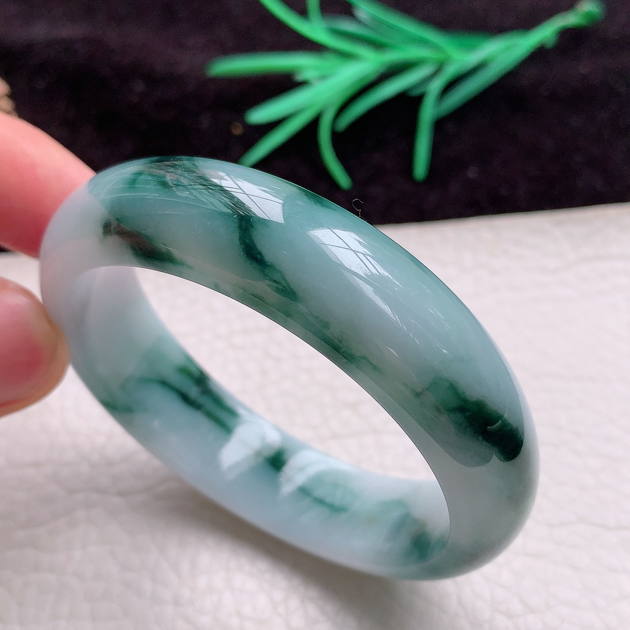 zc自然光55*15.6*7.8缅甸A货翡翠手镯飘蓝花轮胎镯 加宽正圈手环