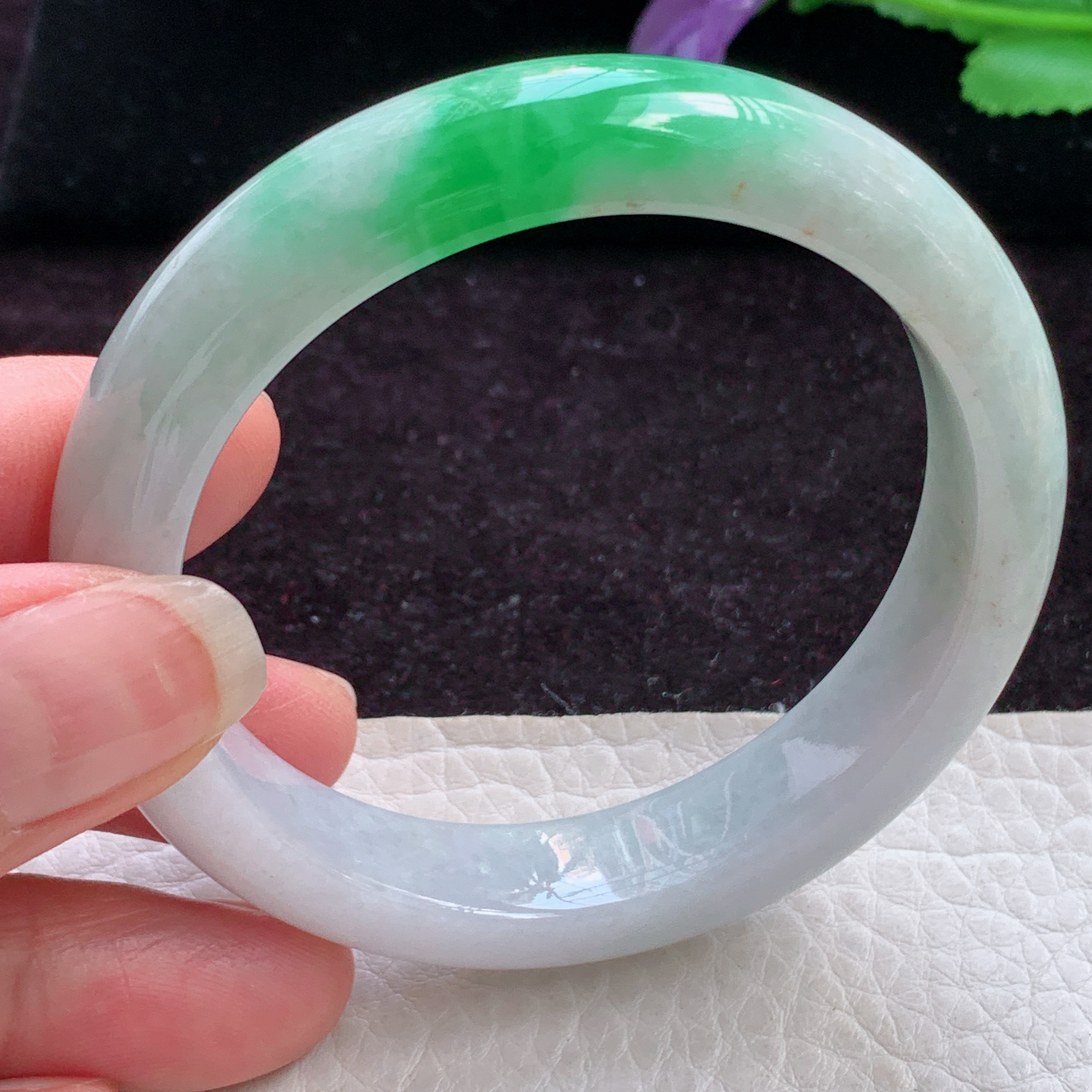 h实拍52*11.7*8平安镯 缅甸翡翠A货精美飘绿宽边玉镯子 玉手环