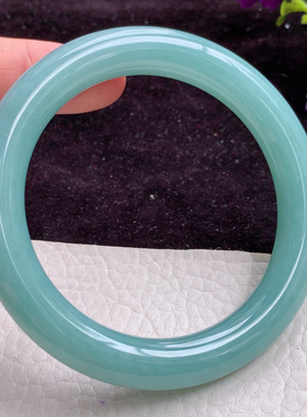 js实拍58*10.4满绿缅甸翡翠手镯蓝调圆条老坑玉手镯 福镯