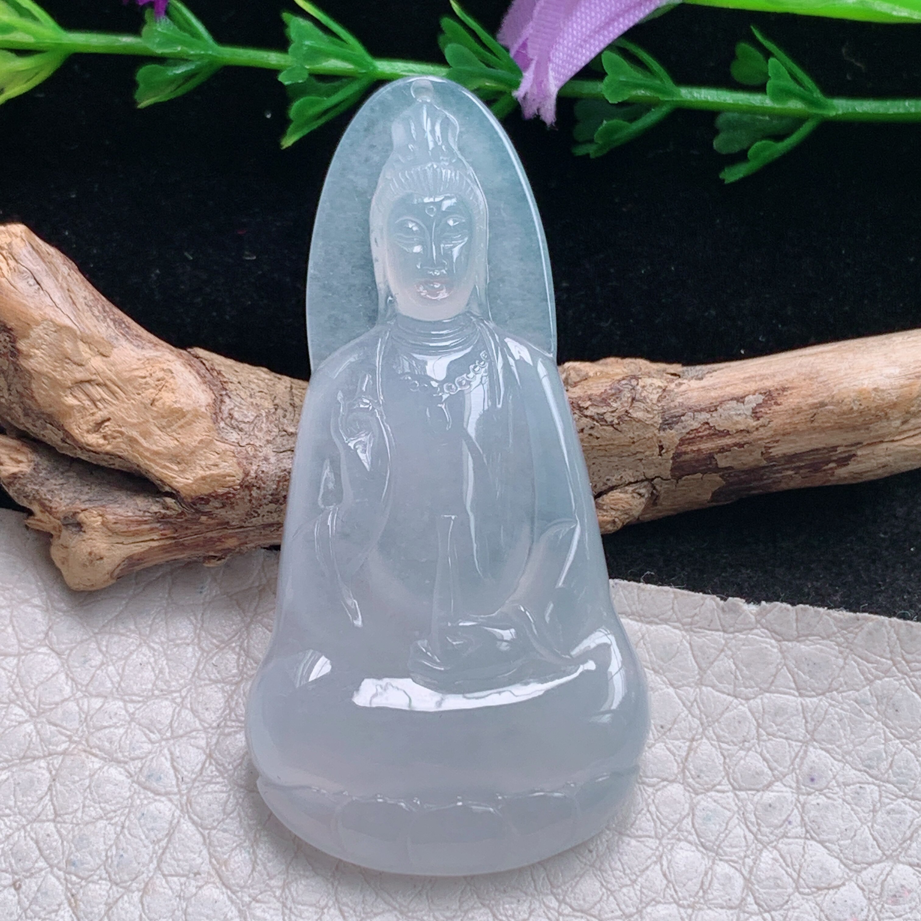 lz实拍53*26.2*5.6缅甸天然翡翠a货冰起光持瓶观音玉吊坠 玉挂件