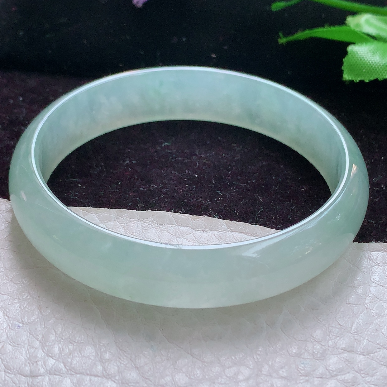 js实拍58*13*6平安镯 缅甸翡翠A货冰透水绿秀气宽边玉手镯玉手环