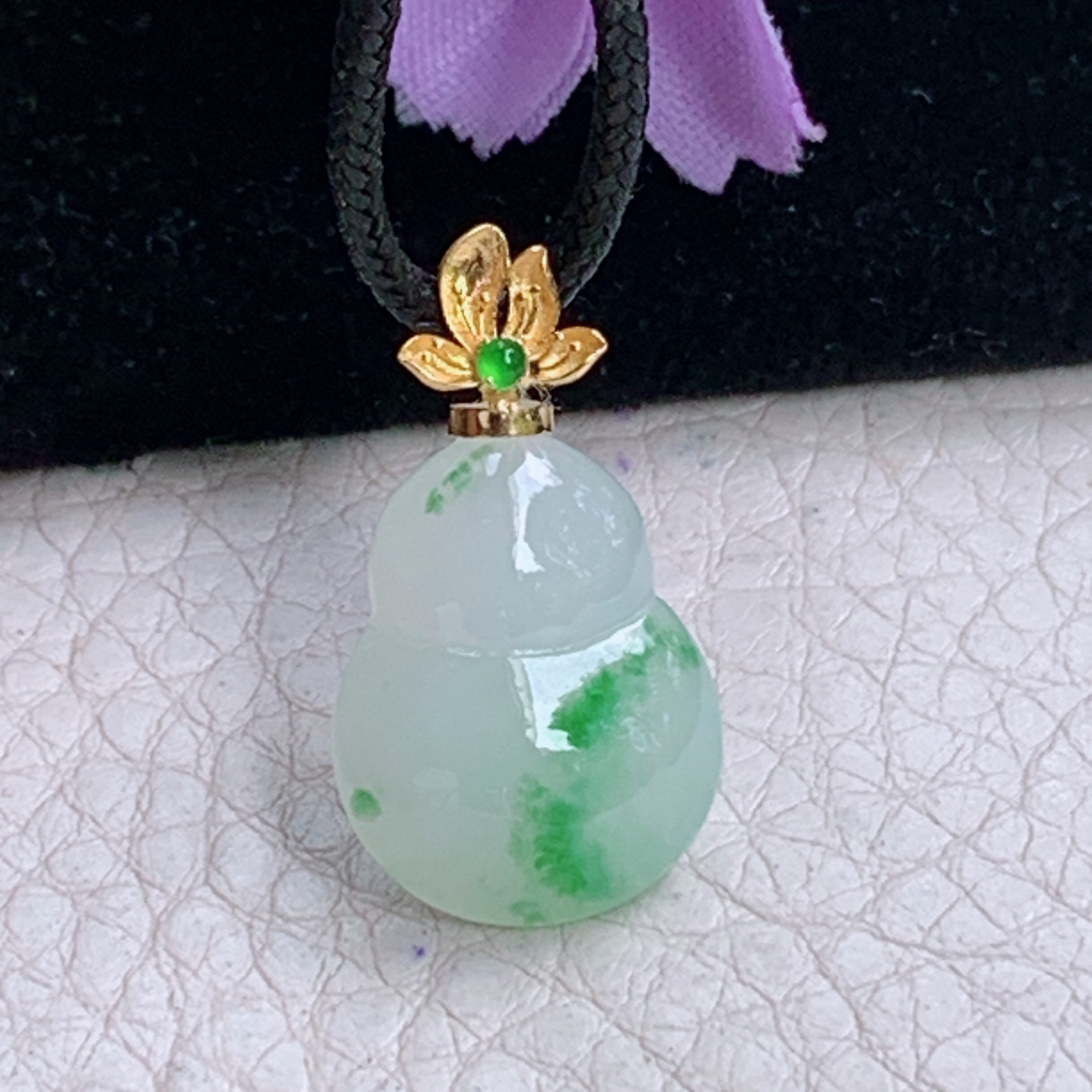 zz3实拍连金25.8*14.5*5.3缅甸翡翠冰飘阳绿花胡芦吊坠镶金锁骨坠