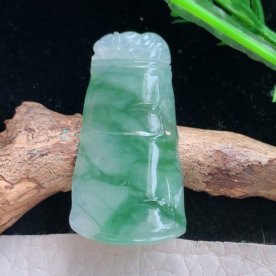 lz实拍37*19.3*4.6缅甸翡翠精雕冰飘花竹节 步步高升玉项坠玉挂件