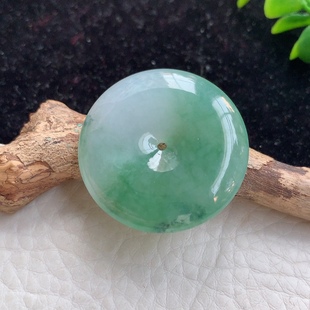 尺寸31.2 玉扣玉项坠锁骨坠 5.3 自然光缅甸翡翠A货冰润平安扣