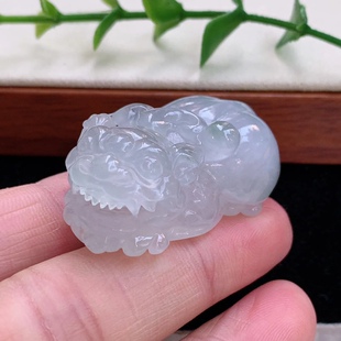 Zzx实拍缅甸翡翠A货白冰种霸气招财貔貅吊坠瑞兽40.3 15.8mm 21.8