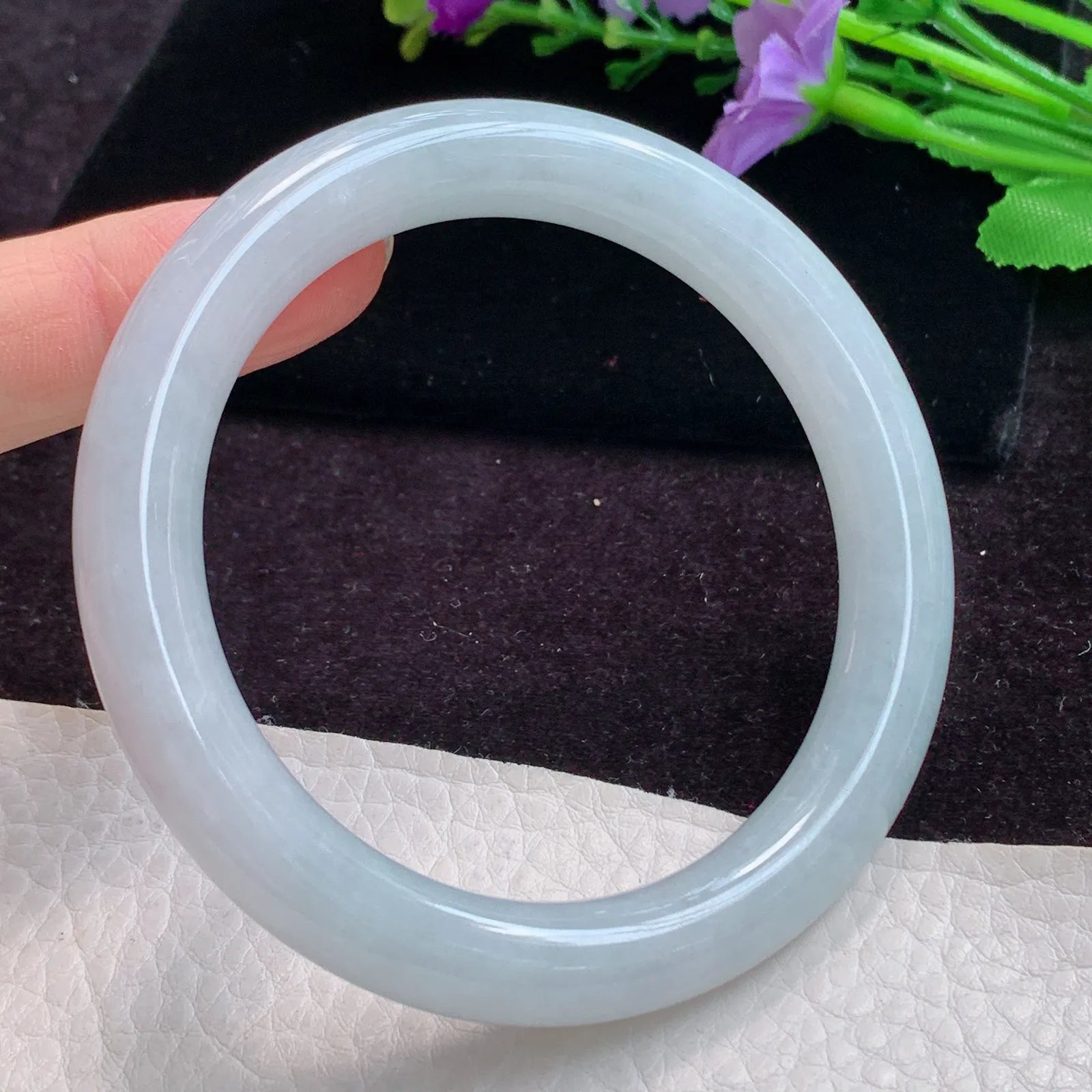 js实拍58*10.3*9.6平3美人镯 精美缅甸翡翠玉手镯 白色圆条玉手环