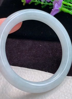 js实拍58*10.3*9.6平3美人镯 精美缅甸翡翠玉手镯 白色圆条玉手环