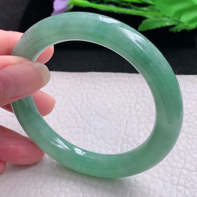 pj自然光53.8*10美人镯 缅甸翡翠A货玉手镯满绿圆条玉手环