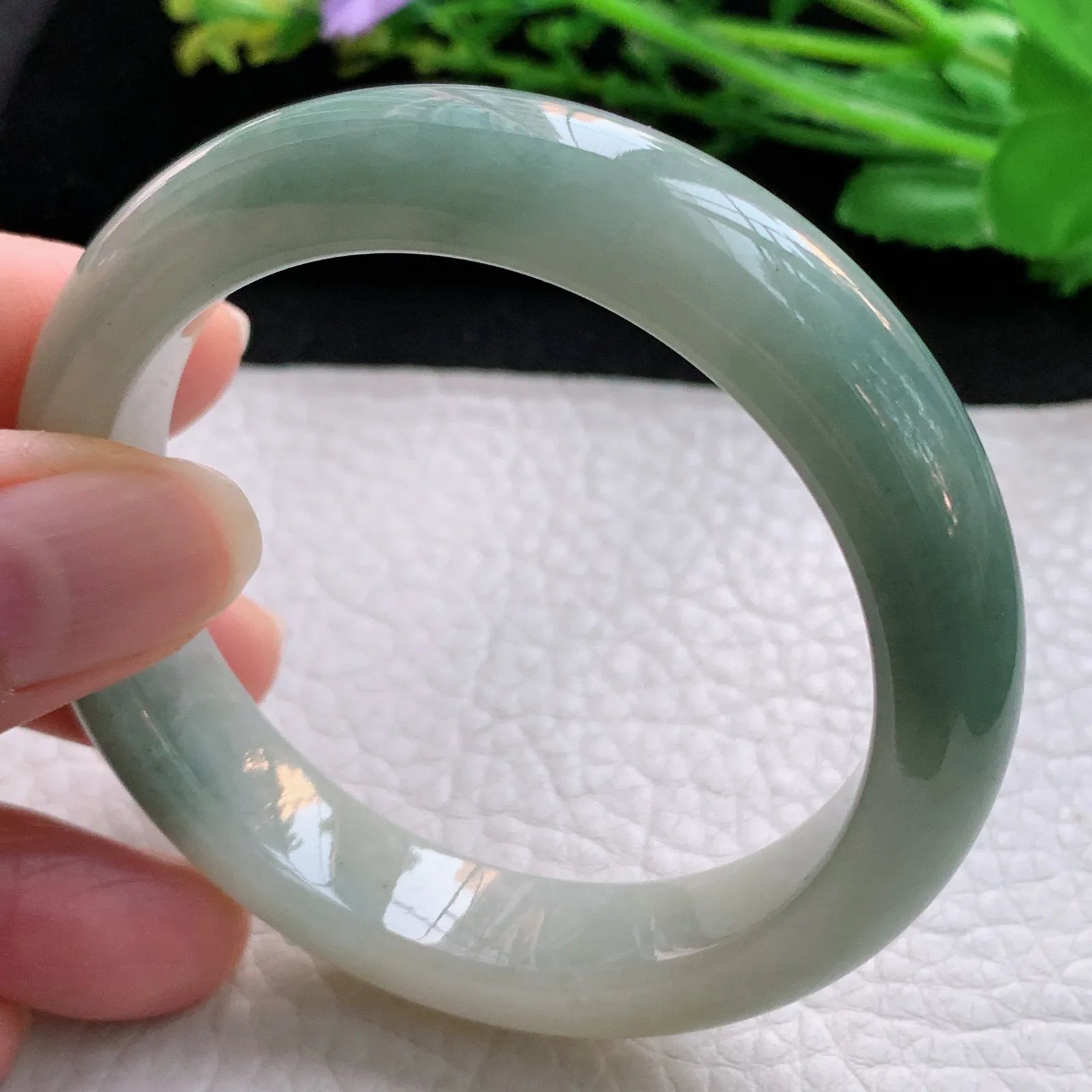 js小圈口52.5*12*8.2平安镯 翡翠a货玉手镯飘蓝花宽边玉手环镯子