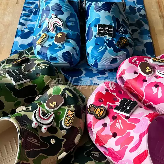 2025 New Bape Collaboration Camouflage Clogs for Men and Women, Eva Water Shoes, Beach Shoes, Slip-On Sandals