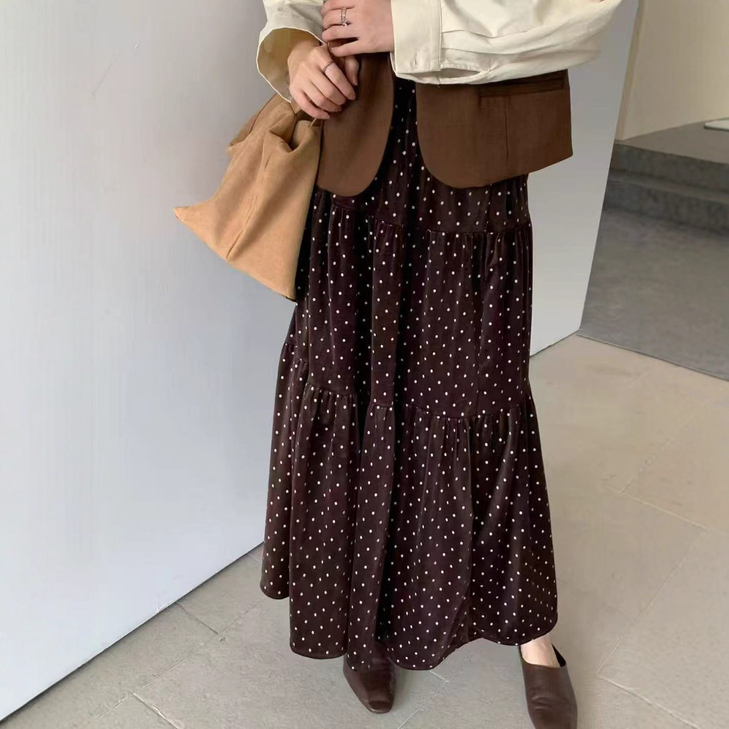 波点丝绒拼接半身裙女秋季2025秋冬新款高腰显瘦大摆蛋糕裙长裙