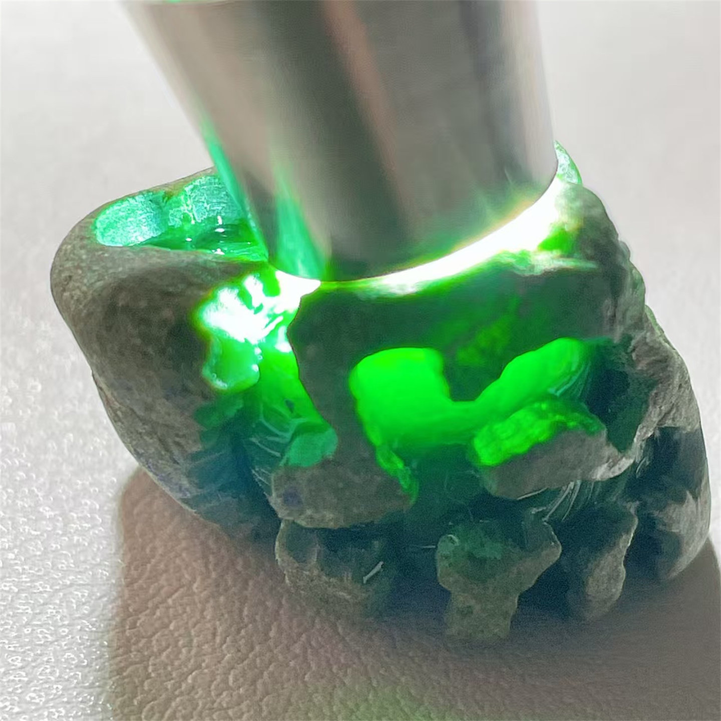 A12 精品缅甸天然翡翠原石老坑后江场口色料戒面料  重25克