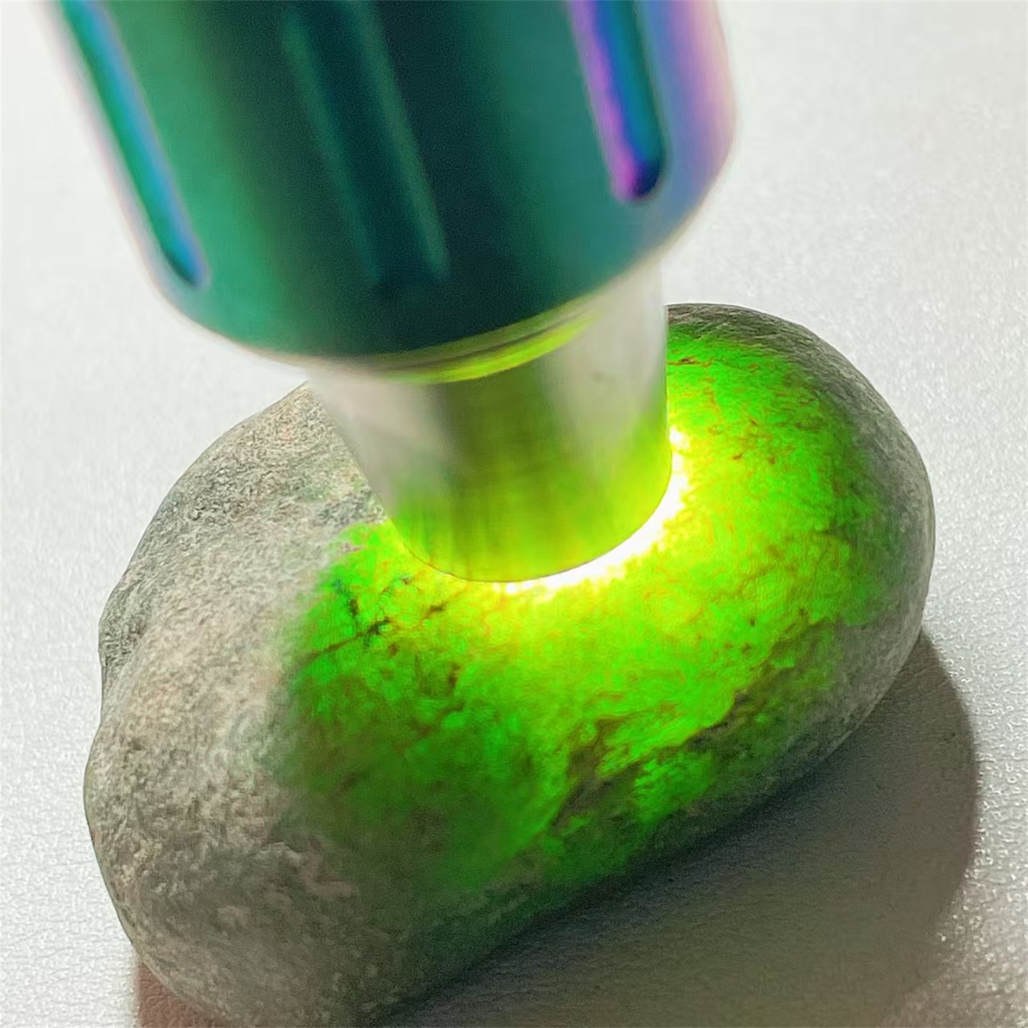 A15 精品缅甸天然翡翠原石老坑后江场口色料戒面料  重46克