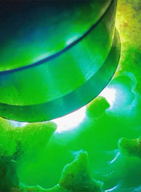 Q22323缅甸天然翡翠原石老坑木那场口开窗春彩手镯料 重2.2公斤