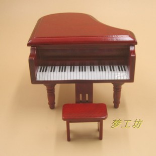 1：12娃娃屋dollhouse迷你木制小家具模型过家家玩具红色钢琴D309