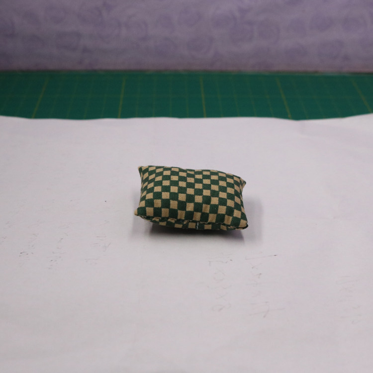 1:12 인형 집 인형 집 미니 나무 작은 가구 모델 놀이 집 장난감 액세서리 쿠션 D190