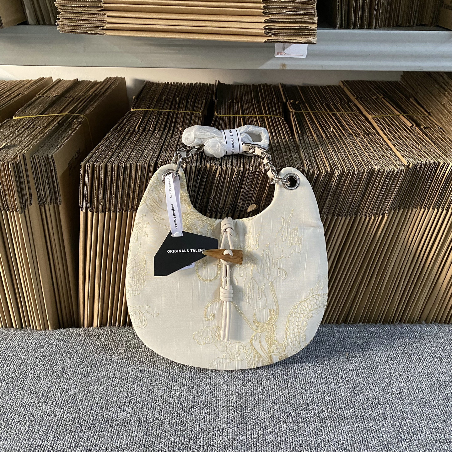 女包艺绣花链条包单肩斜跨包小包