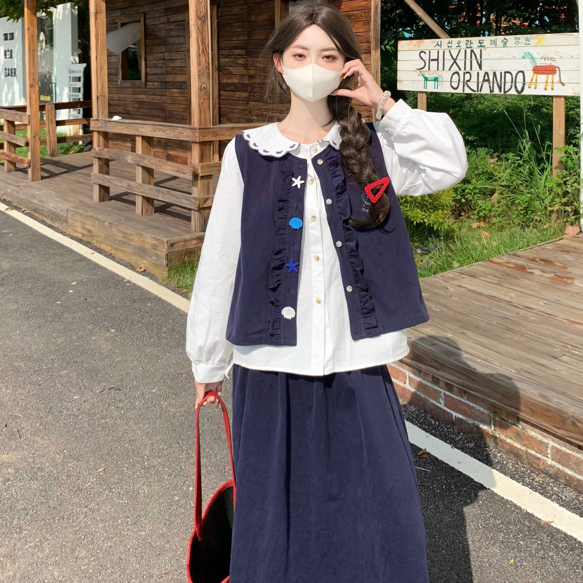 时尚减龄马甲衬衫半身裙套装