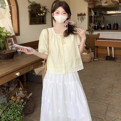 韩系清新花边拼接系带衬衫套装
