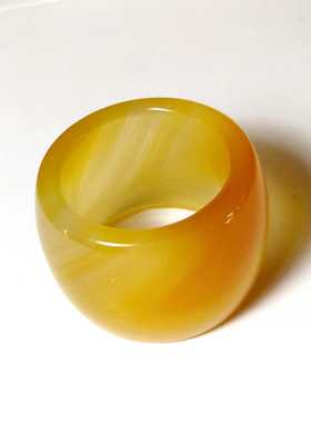 纯天然加宽加厚琥珀色佛珠戒指