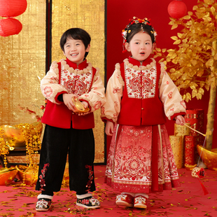 儿童汉服2026马年冬装男童拜年服唐装女童明制新年装姐弟国风套装