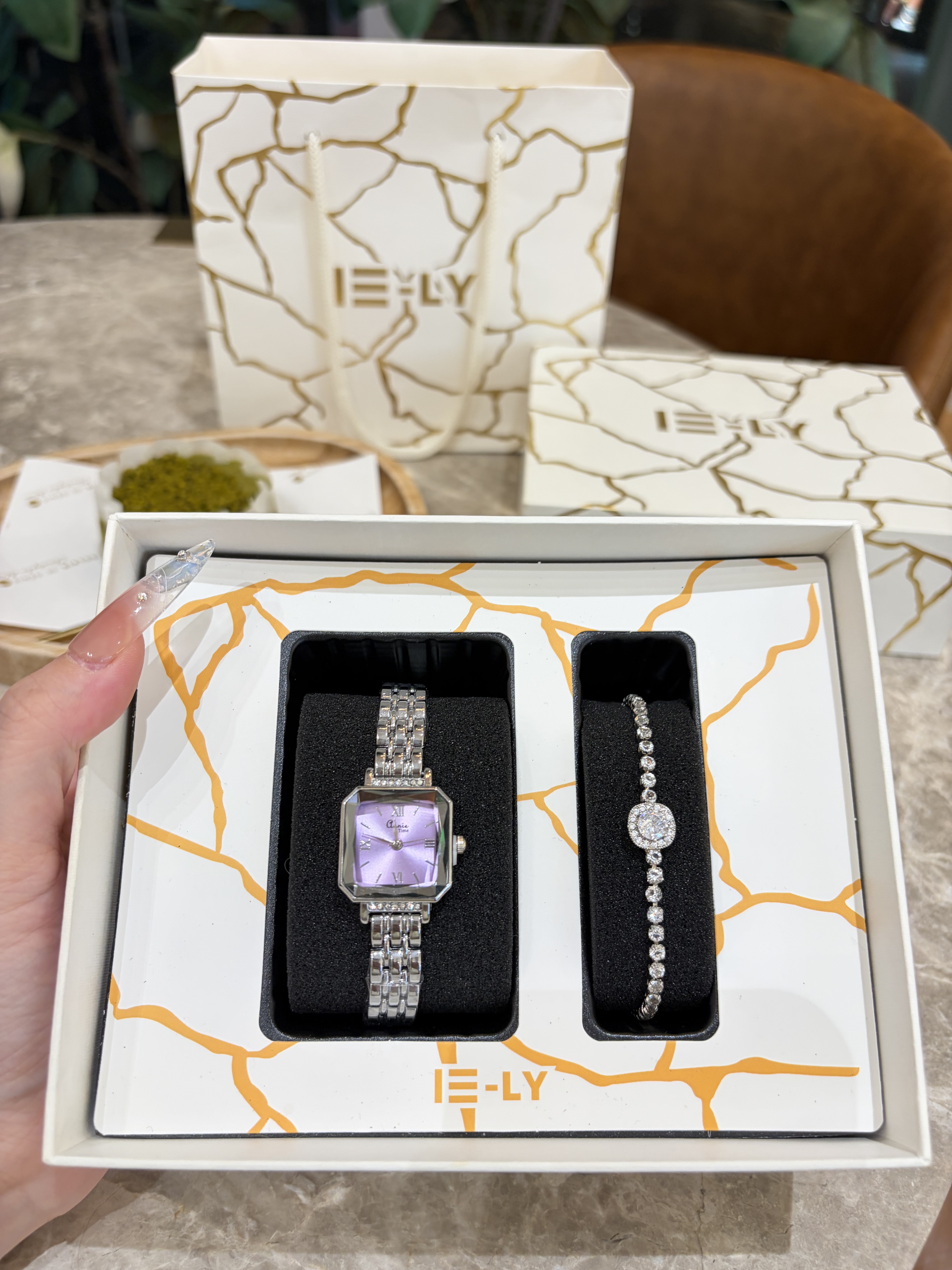 【代写贺卡】韩系碎冰蓝简约高级感女士手表精致轻奢时装链条礼盒