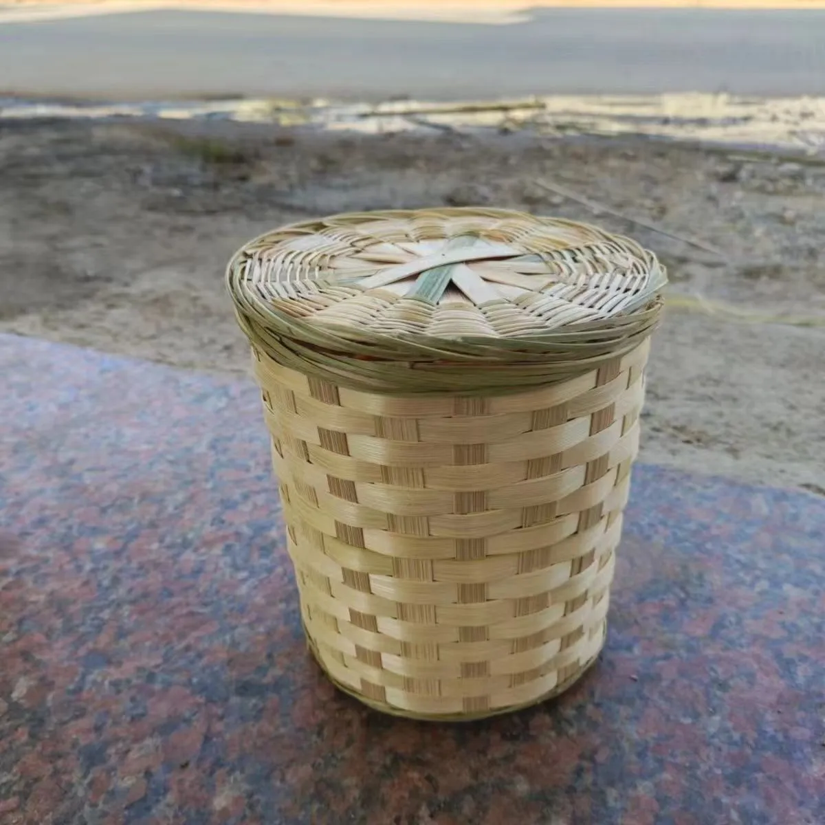 竹编带盖竹筐茶叶桶鸡蛋篮拉圾桶