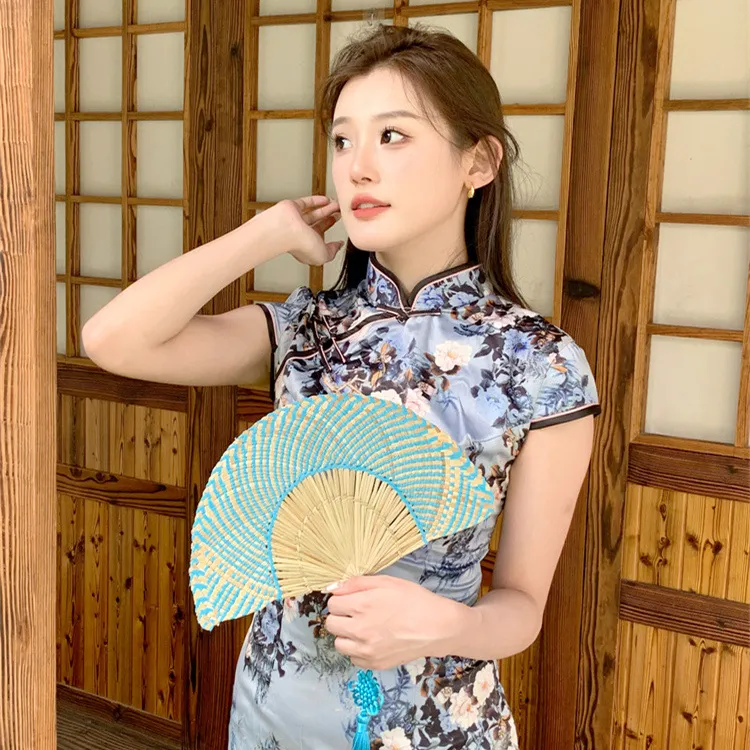 四川非遗特色手工扇子旅游纪念品