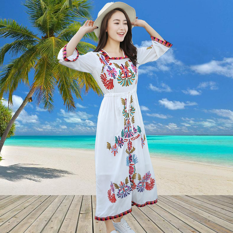 云南民族风女装连衣裙丽江旅游大理复古衣服泰国服装出游度假长裙