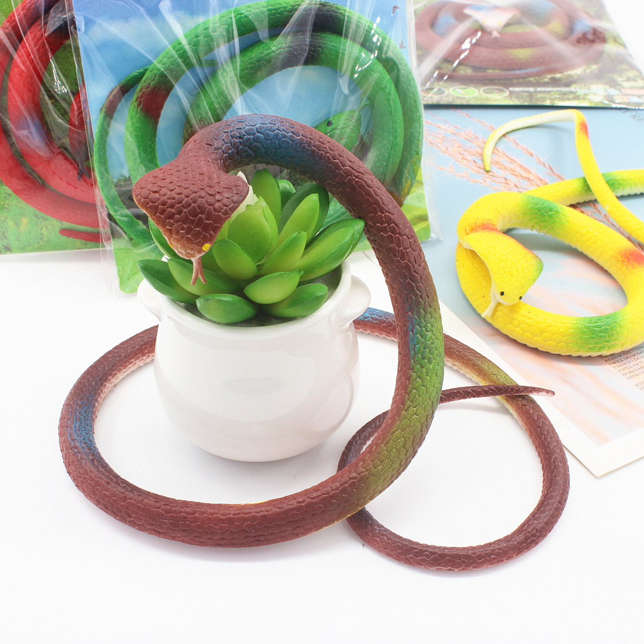 整蛊礼物恶搞儿童玩具蛇仿真蛇动物模型橡皮软胶吓人假蛇眼镜蛇