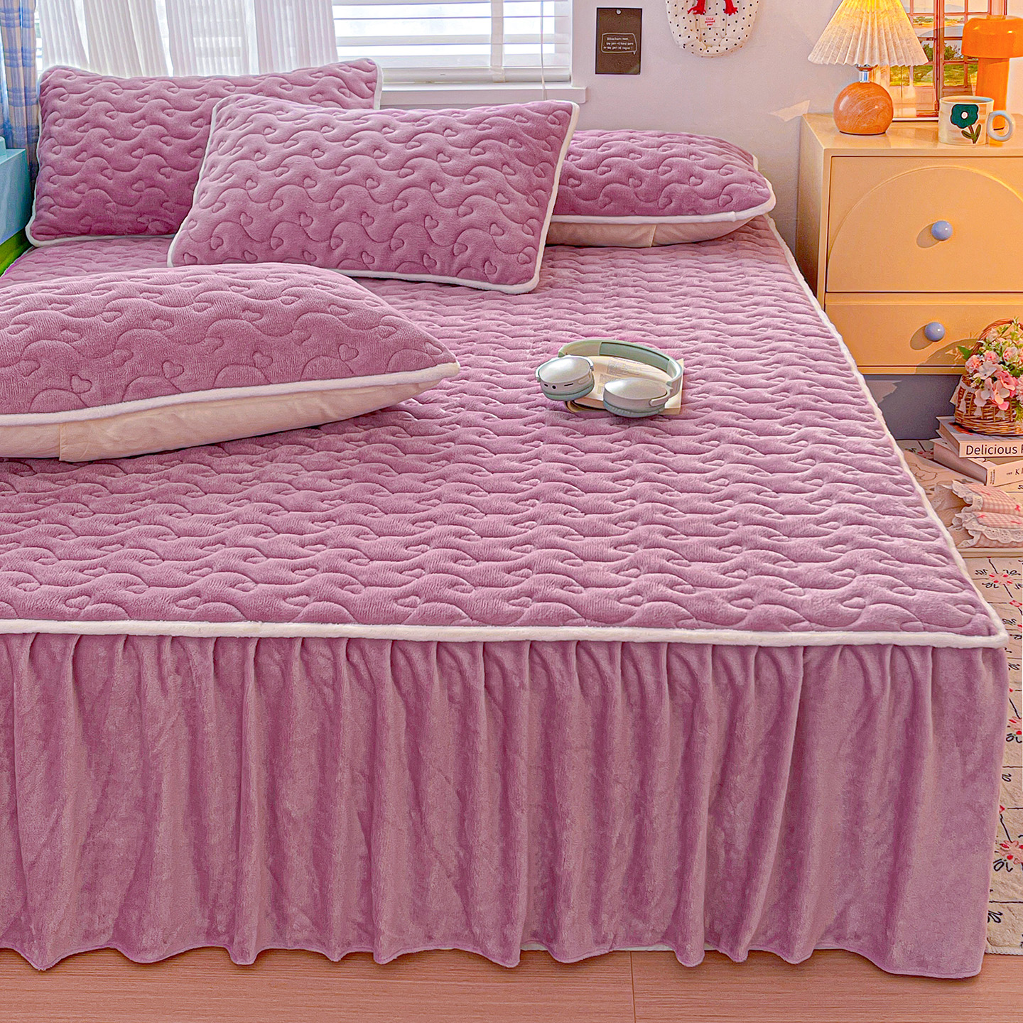 2025新款纯色绗缝牛奶绒床裙夹棉加绒保暖床单床盖夹棉加绒床裙