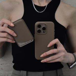 APEEL STUDIO 原创设计摩卡棕荔枝纹皮革Magsafe磁吸手机壳适用iPhone15Pro防摔全包保护壳(不带卡夹)