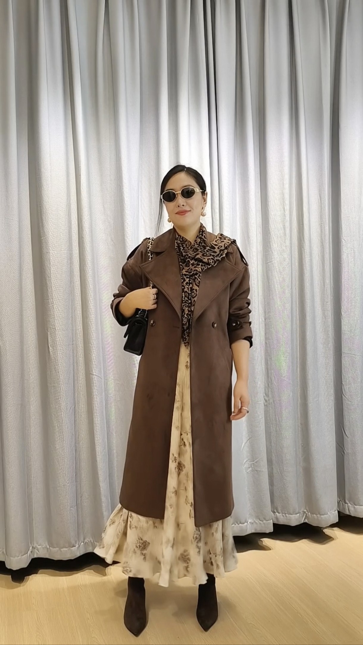 经典大翻领宽松麂皮绒长款风衣外套