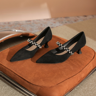 尖头玛丽珍绒面一字扣带水钻浅口不累脚法式 女中跟5cm绝美 小单鞋
