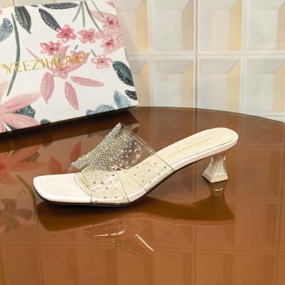 7550/3CM牛漆皮外穿断码撤柜清仓处理高跟鞋少女风气质水钻女中跟