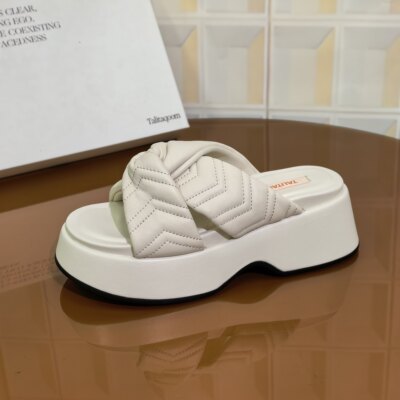 4214/5CM羊皮清仓撤柜断码处理女鞋凉鞋街头风沙滩鞋印花皮增高纯