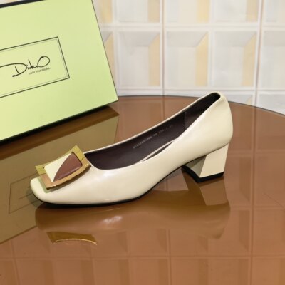 58R6/4CM胎牛皮清仓撤柜断码处理法式复古方扣中跟女士单鞋春秋季