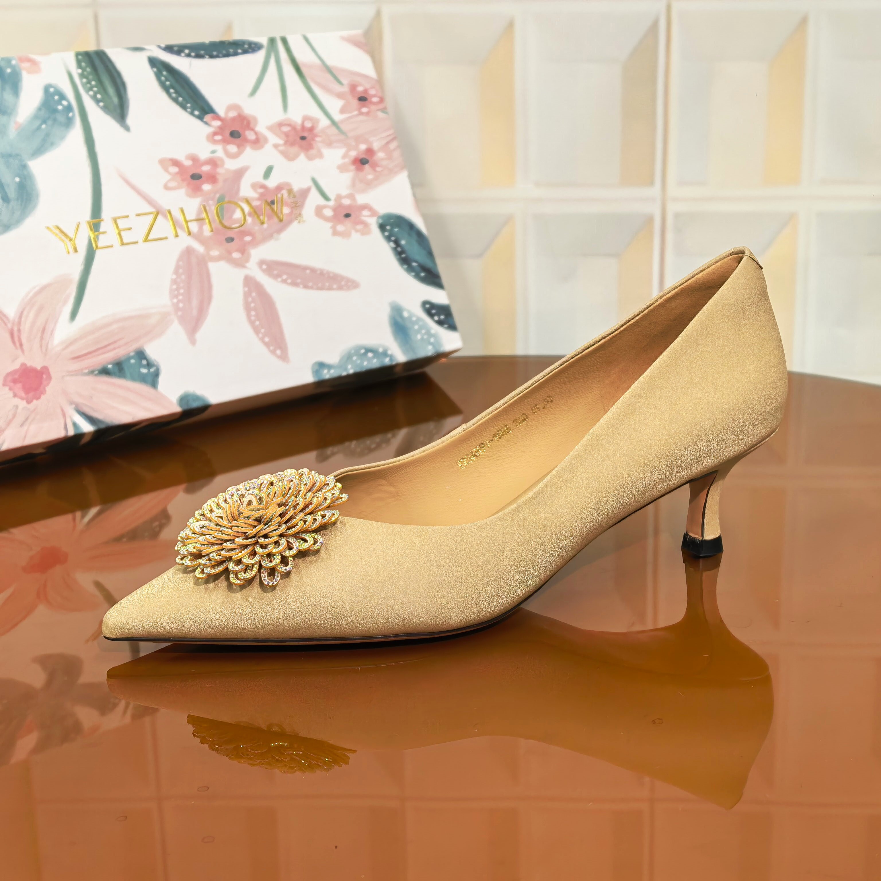 1566/3CM胎牛皮断码撤柜清仓处理尖头拼接女常细跟高跟鞋气质单鞋