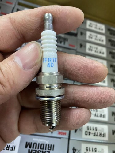 NGK铱铂金火花塞IFR7F-4D 5115天燃气大巴重汽卡车LPG CNG公交