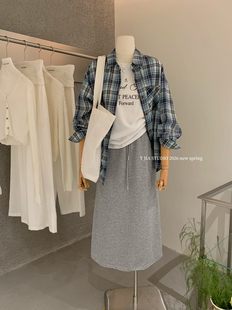 灰色半身裙卫裙三件套装 Y.JIA伊嘉春夏宽松休闲格子衬衫 字母T恤