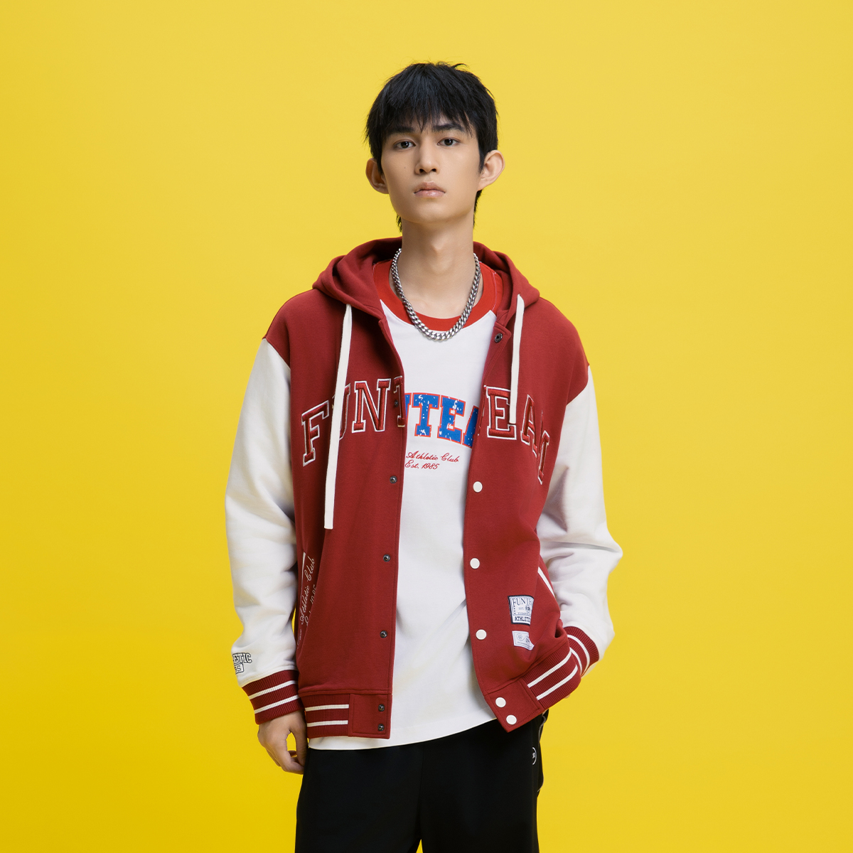 2025秋冬季线下商场同款加菲猫徽标学院风连帽宽松棒球服