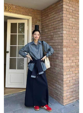 一起闲慵懒风条纹显瘦衬衫+松紧腰直筒半身裙套装(配披肩)68855